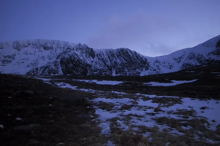 Cairngorm Feb 07 climbing photo